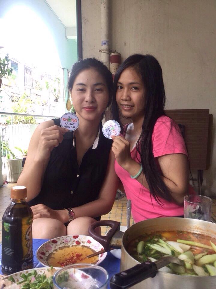 Dân[-]cư[-]Chung[-]cư[-]2,[-]quận[-]Tân[-]Bình[-]hưởng[-]ứng[-]dán[-]sticker[-]"Không[-]xả[-]rác[-]bừa[-]bãi"